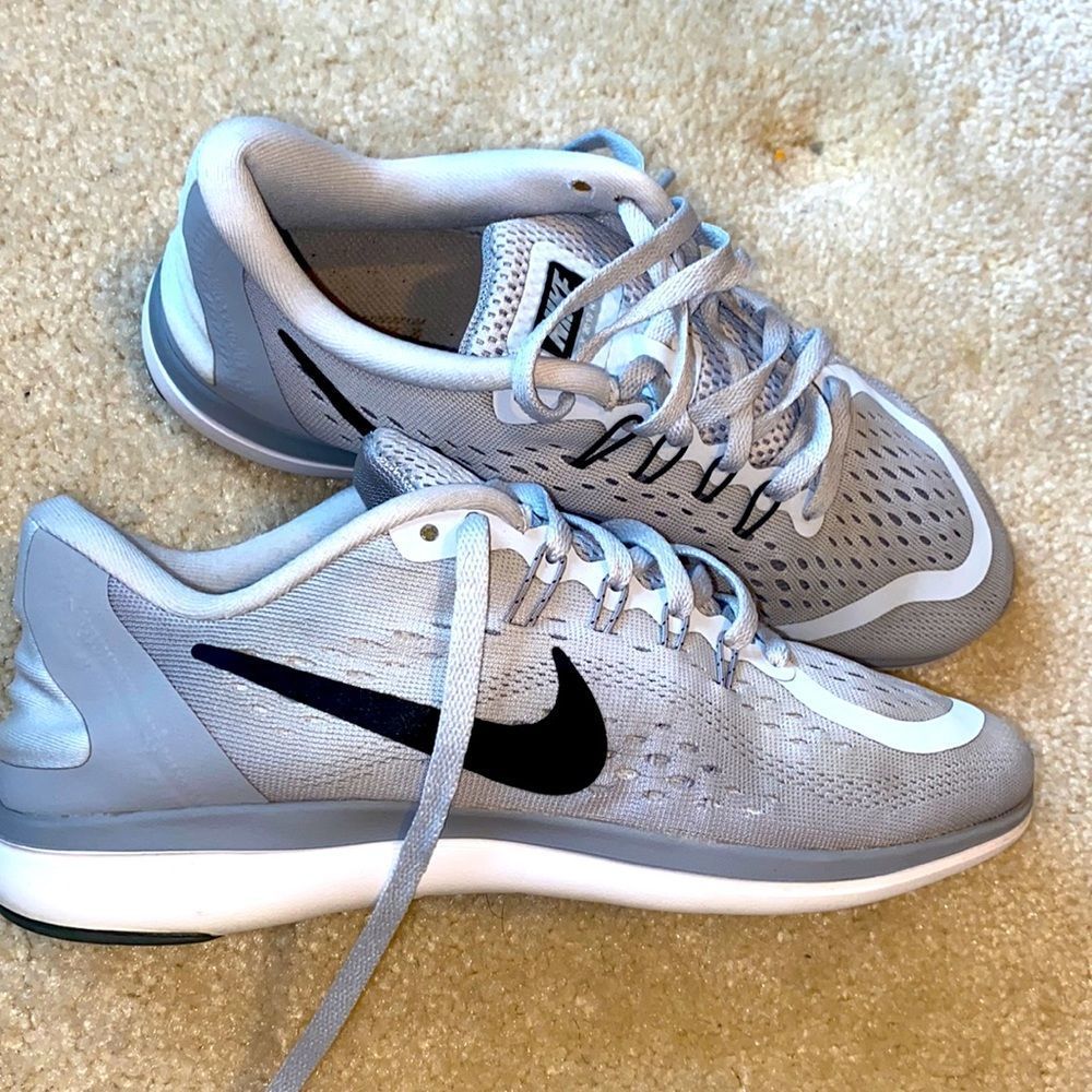 NIKE flex run sneakers